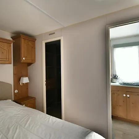 Mobil'home Terrain Prive Proche Du Zoo De La Palmyre Ouvert Toute L'annee * Les Mathes