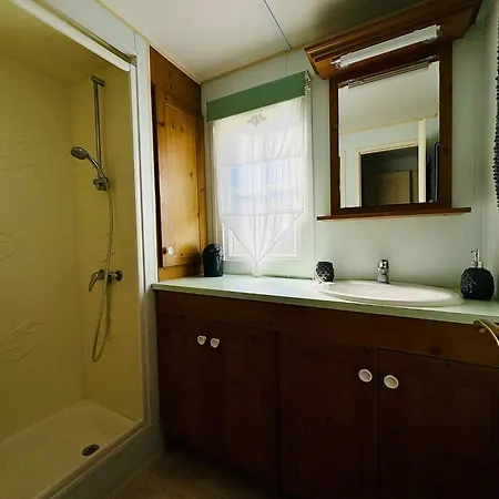 Mobil'home Terrain Prive Proche Du Zoo De La Palmyre Ouvert Toute L'annee Κάμπινγκ *