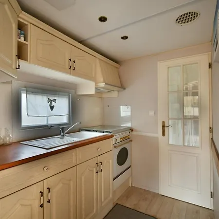 Kemp Mobil'home Climatise 4 Pers Les Pommes De Pin La Palmyre Proche Zoo Et Plages *
