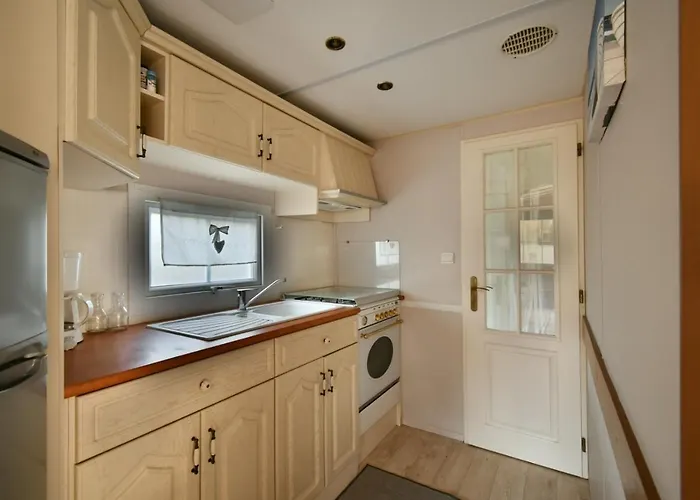 Campingplads Mobil'home Terrain Prive Proche Du Zoo De La Palmyre Ouvert Toute L'annee *