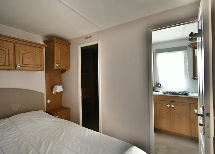 Mobil'home Terrain Prive Proche Du Zoo De La Palmyre Ouvert Toute L'annee * Les Mathes