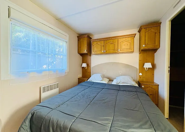 Mobil'home Terrain Prive Proche Du Zoo De La Palmyre Ouvert Toute L'annee