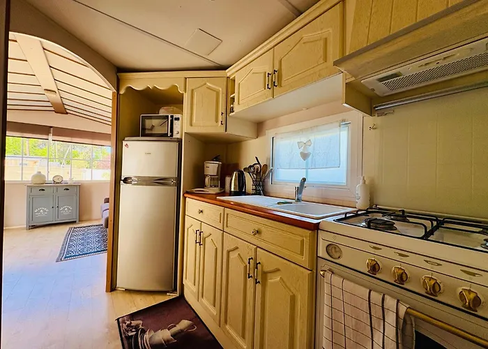 Mobil'home Terrain Prive Proche Du Zoo De La Palmyre Ouvert Toute L'annee Campingplads Les Mathes